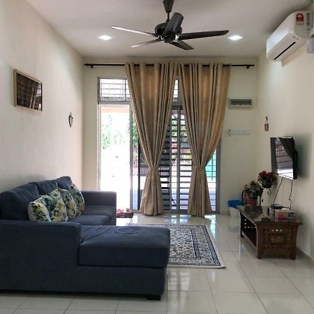 Magnolia 1 Homestay Kampung Kuala Besut ภายนอก รูปภาพ
