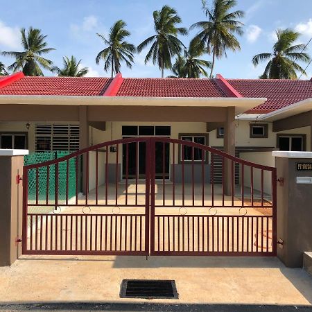 Magnolia 1 Homestay Kampung Kuala Besut ภายนอก รูปภาพ