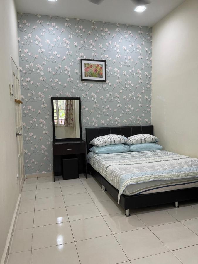 Magnolia 1 Homestay Kampung Kuala Besut ภายนอก รูปภาพ