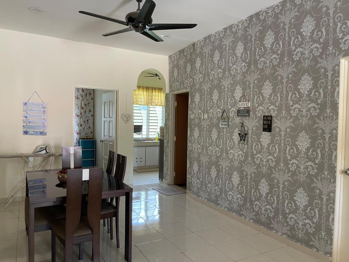 Magnolia 1 Homestay Kampung Kuala Besut ภายนอก รูปภาพ