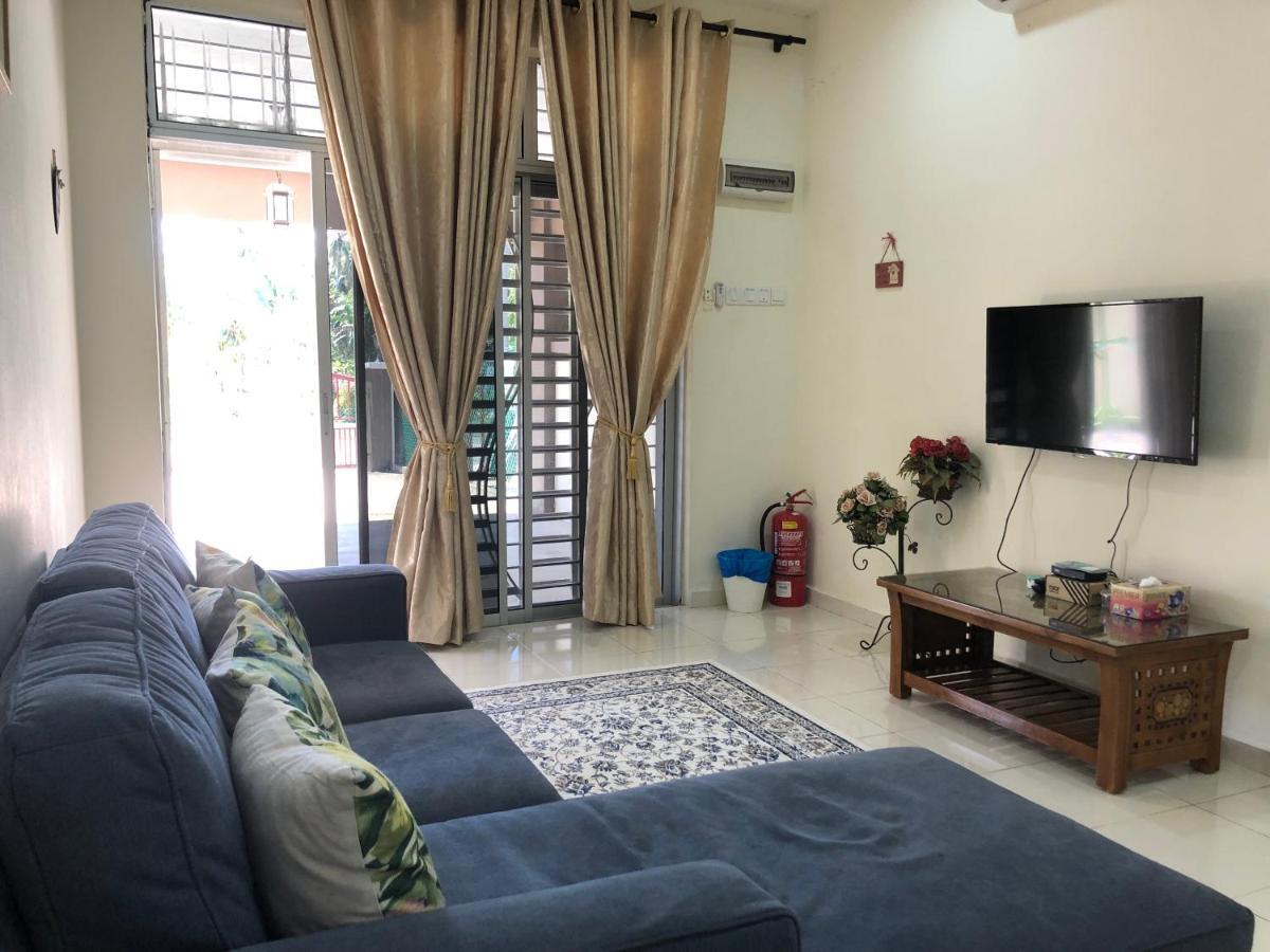 Magnolia 1 Homestay Kampung Kuala Besut ภายนอก รูปภาพ