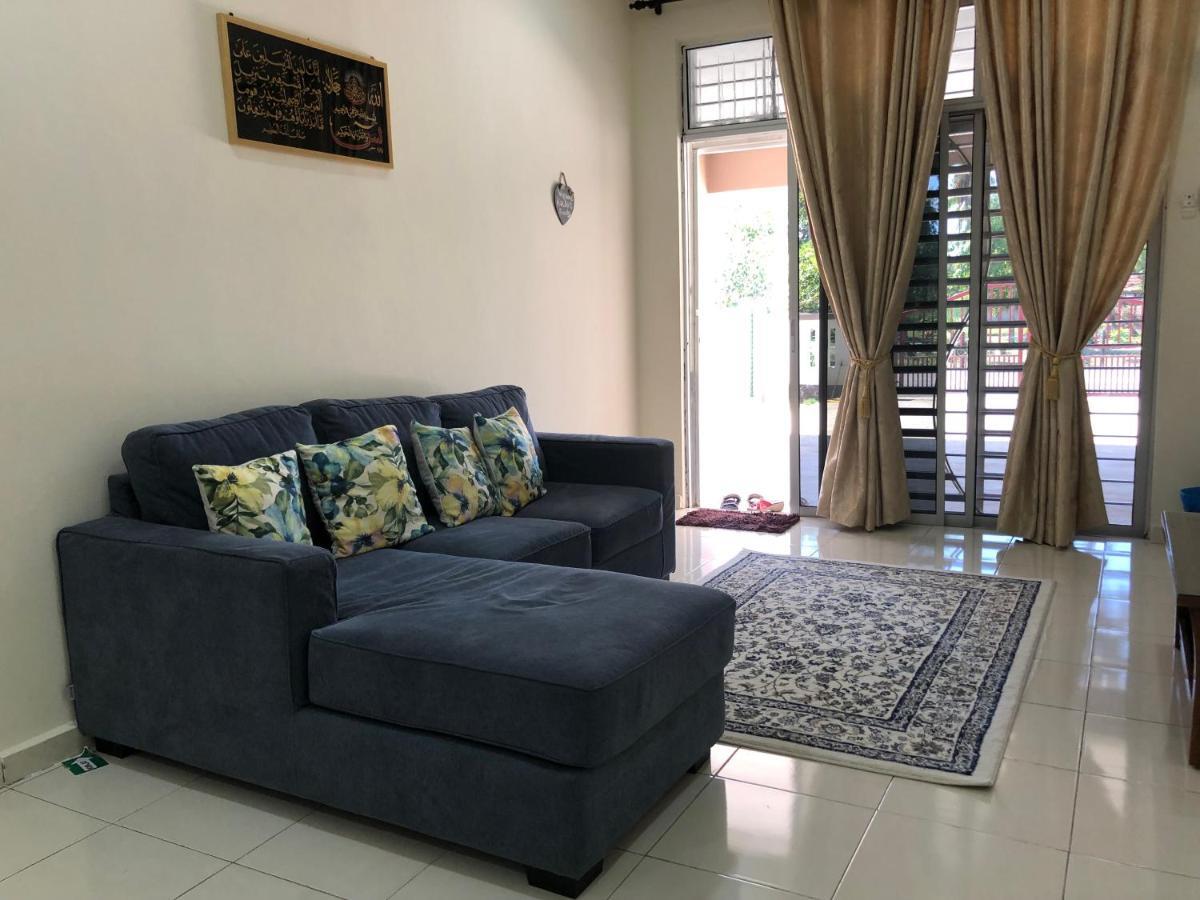 Magnolia 1 Homestay Kampung Kuala Besut ภายนอก รูปภาพ